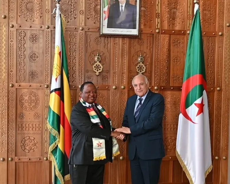 Ahmed Ataf discusses important issues with the Zimbabwean Foreign Minister