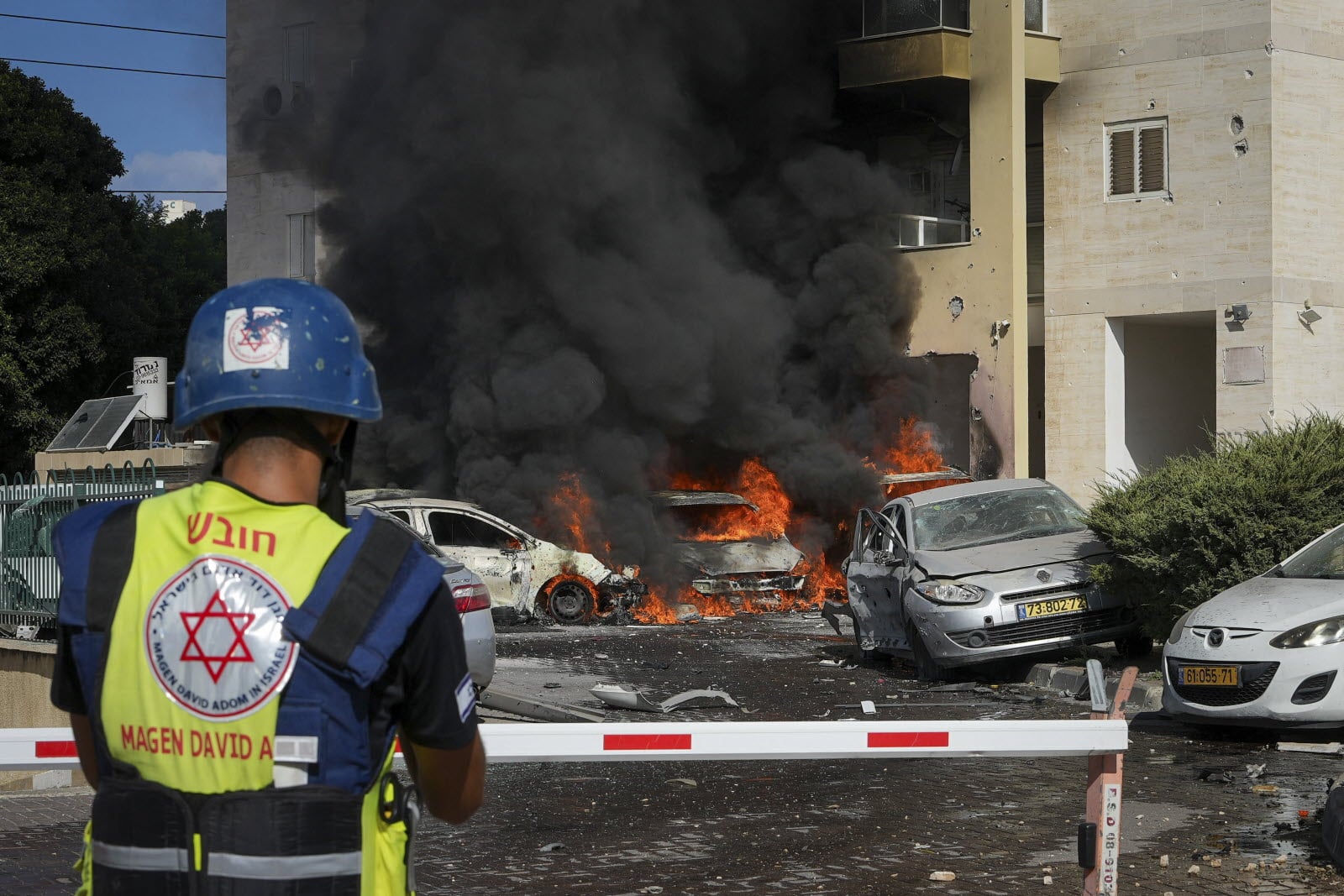 Israel and Gaza Conflict: Netanyahu Warns of a Prolonged Battle