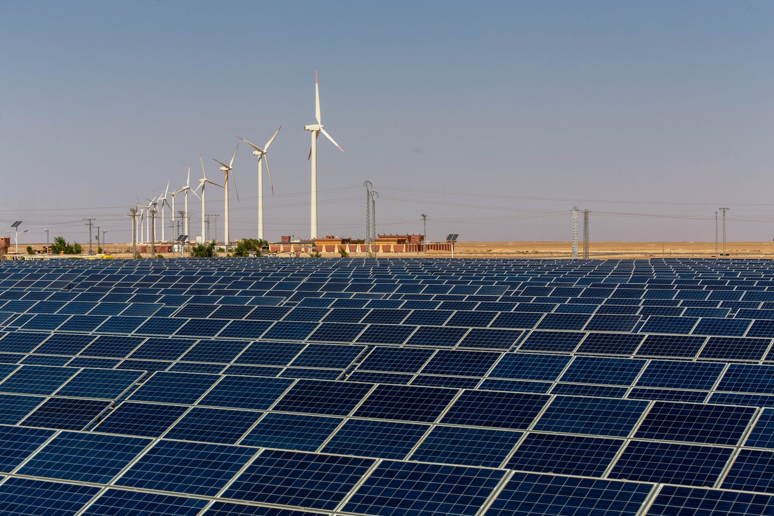 Algeria Strengthens Energy Ties with Germany Through SouthH2 Pipeline, Bypassing Spain