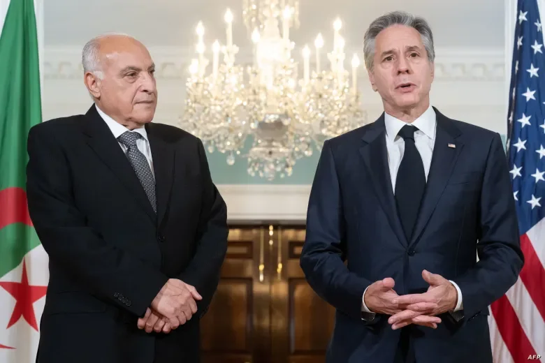 Algerian Foreign Minister Receives Call