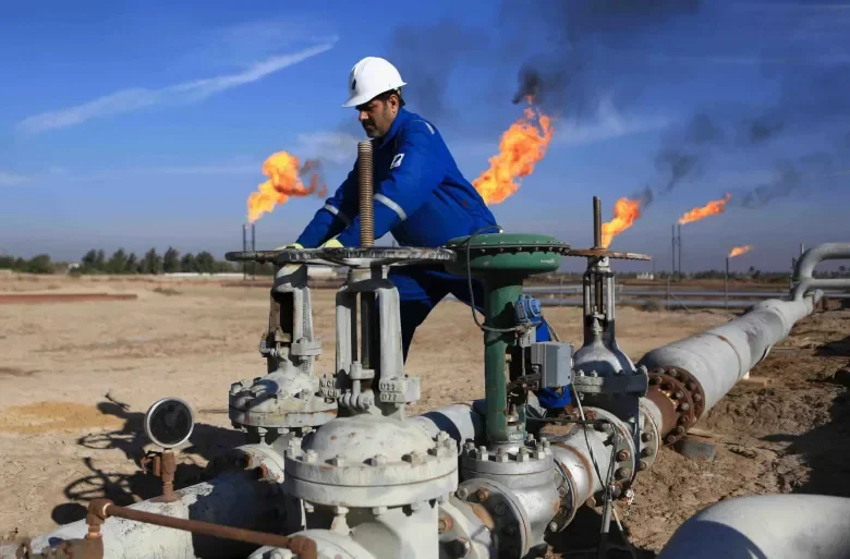 Oil Prices Decline Amid Surging US Crude Inventories
