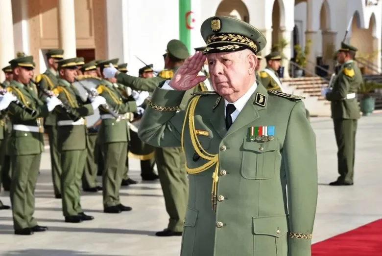 Saïd Chanegriha on a Working Visit to the Republican Guard Command