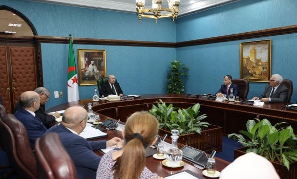 President Tebboune Chairs a Working Session with the National Committee for Cancer Prevention and Control