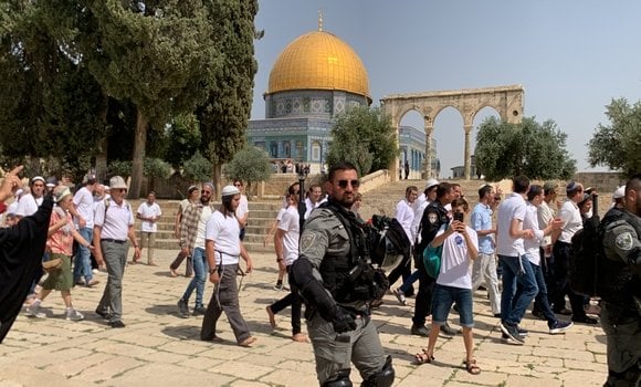Hundreds of Israeli Settlers Storm Al-Aqsa Mosque Under Protection of Occupation Forces