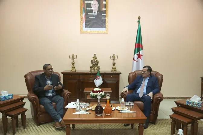 Algerian Minister of Labor Receives Secretary-General of the International Trade Union Network for Africa