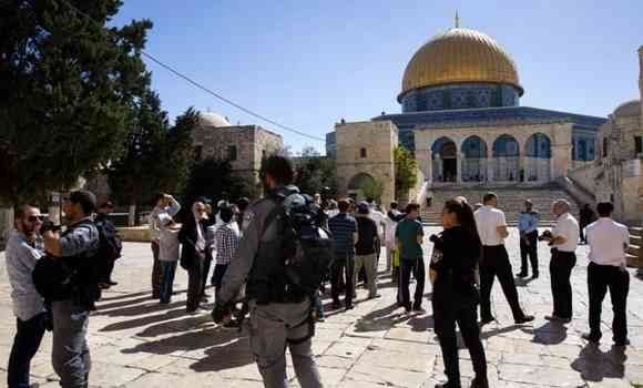 Israeli Settlers Storm Al-Aqsa Mosque Courtyards