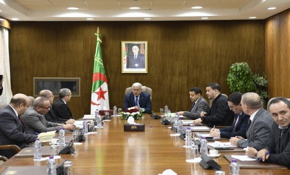 National Assembly President Chairs Meeting on Preparations for Cancer Awareness Event in Algeria