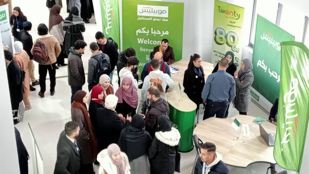 Mobilis Supports the National School of Mathematics and Participates in the “Business Café” Event