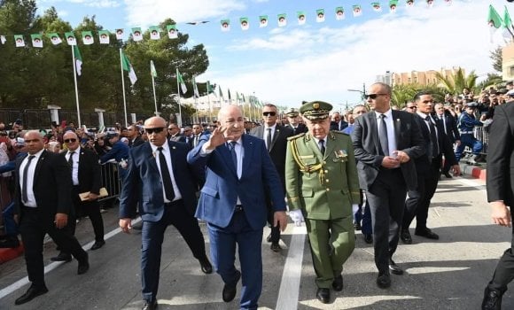 President of the Republic Receives Warm Popular Welcome from Citizens and Notables of Béchar Province