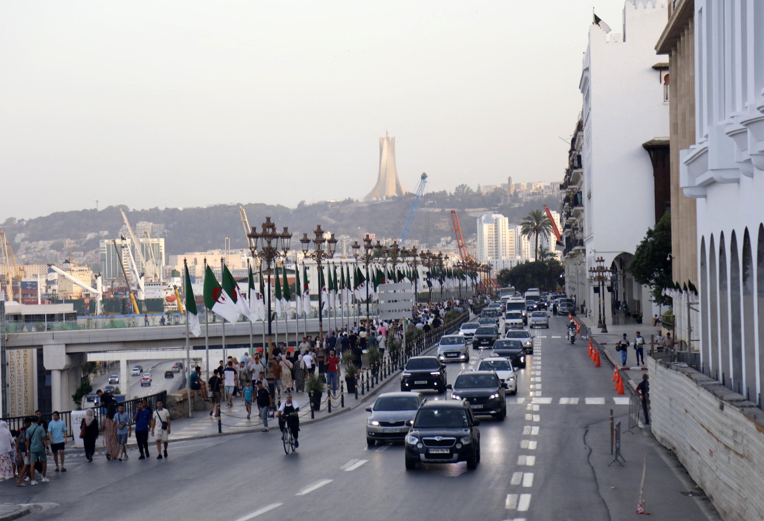 Algeria validates roadmap to import 10,000 buses, accelerating renewal of aging fleet