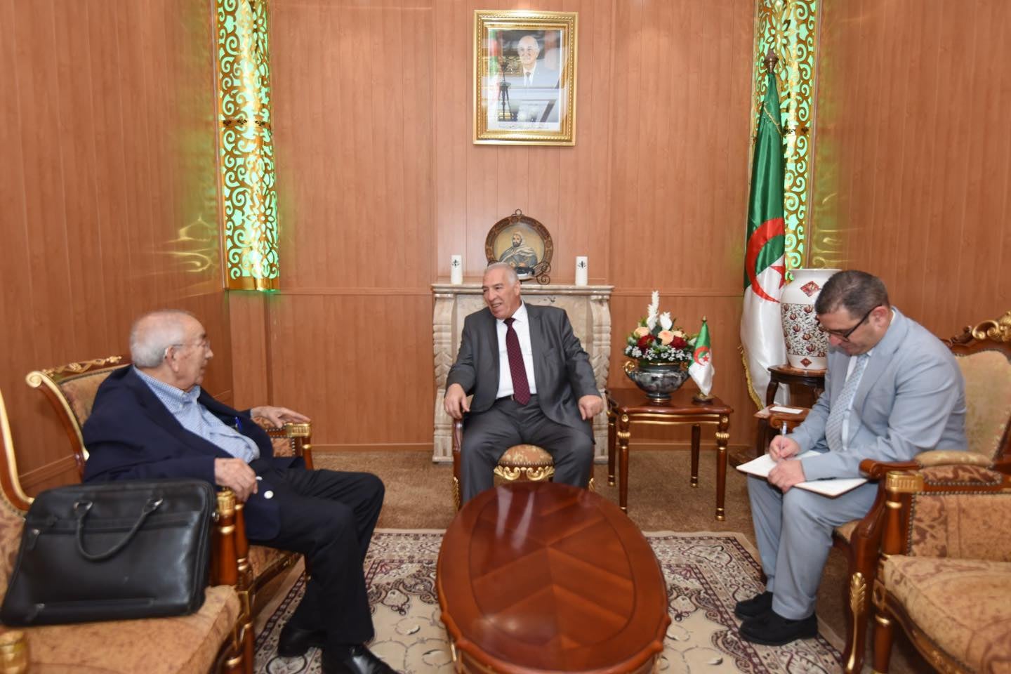 Algerian Minister Receives Head of FLN Veterans Association in France