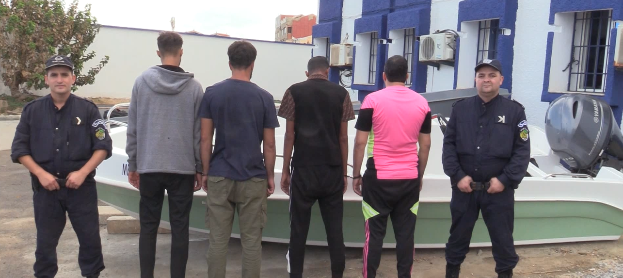 Algeria Busts Illegal Immigration Ring: Boat Seized!
