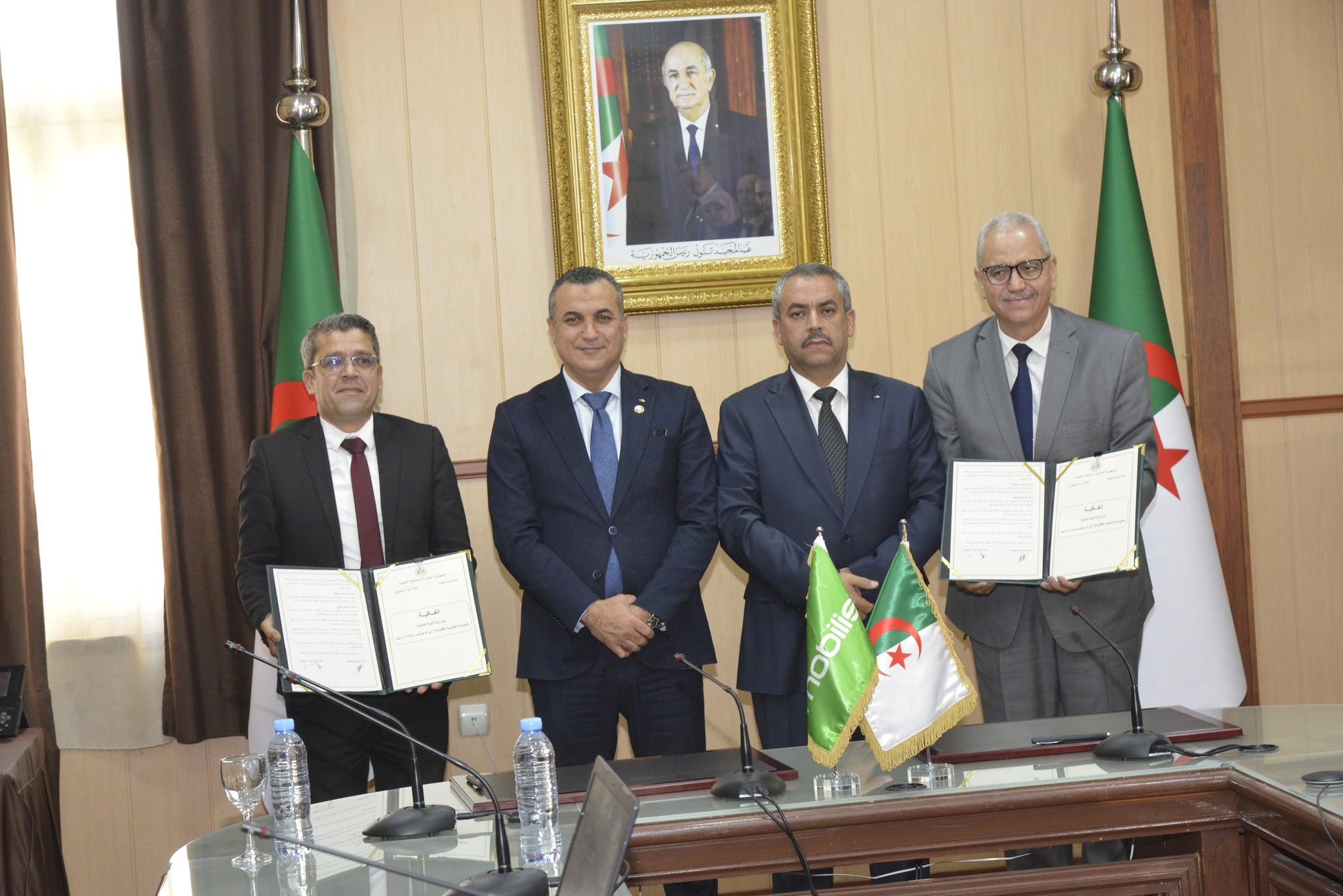 Education Ministry Inks Deals with Mobilis and Djezzy