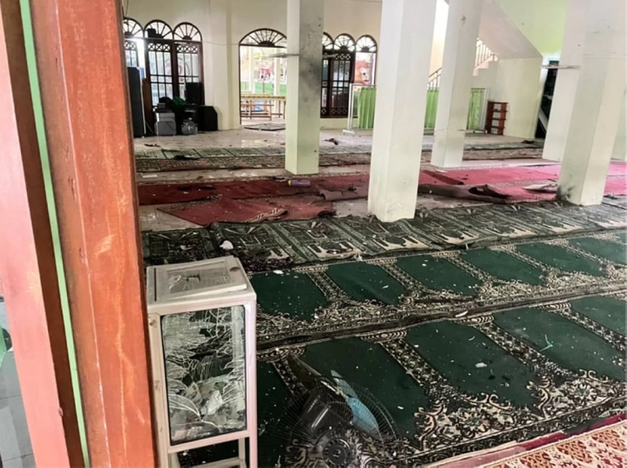 Indonesia Mosque Blast Injures Dozens During Friday Prayers