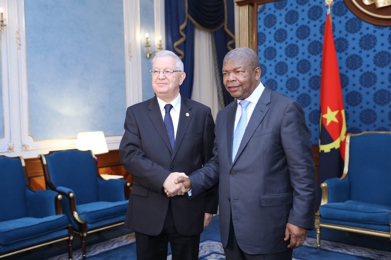 Algerian Envoy Delivers Message to Angolan President