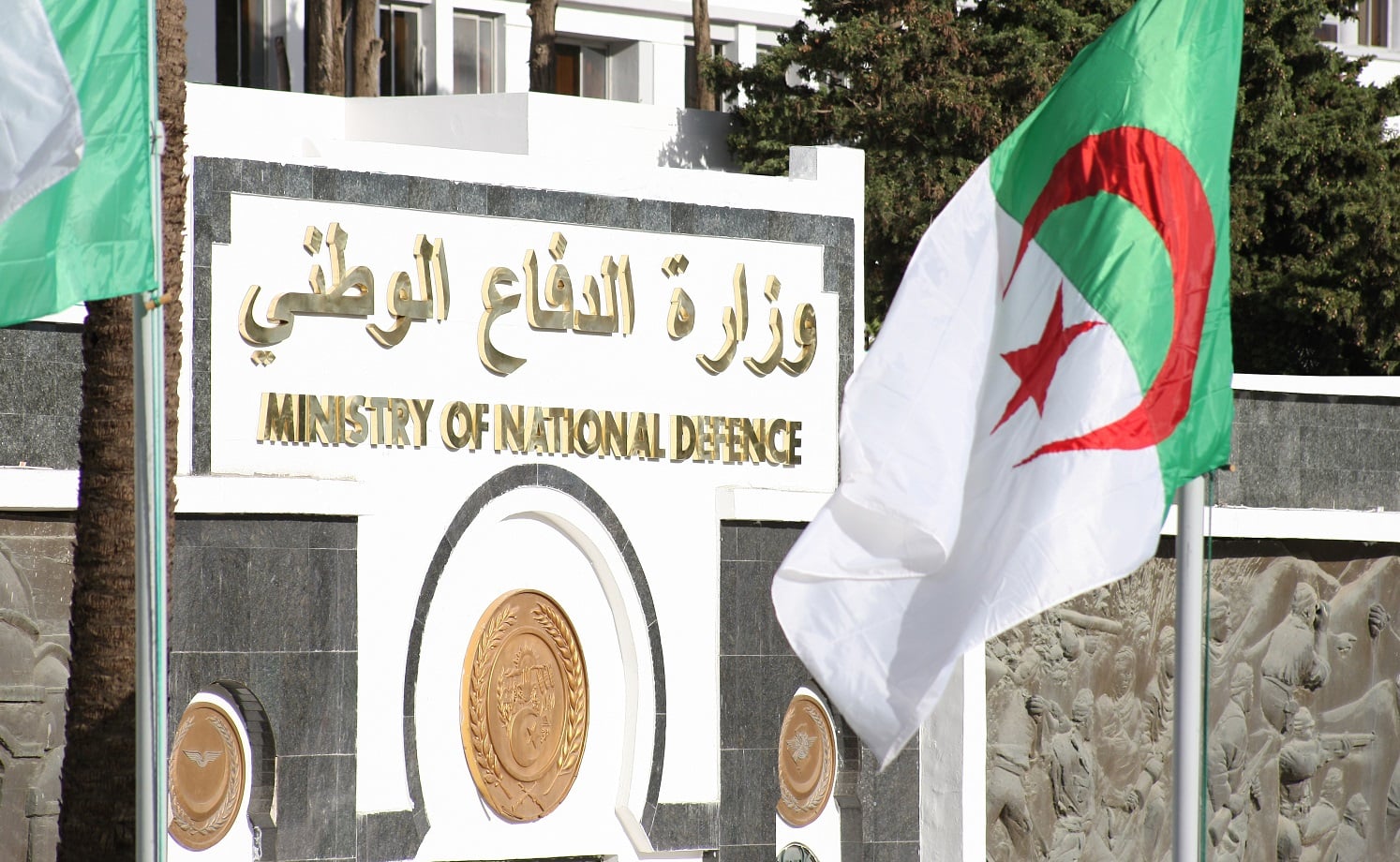 الجيش يقف سدا منيعا أمام كل من يحاول العبث بأمن وطننا —