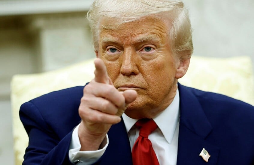 Trump Warns of Economic ‘Disaster’ Over Tariff Challenge