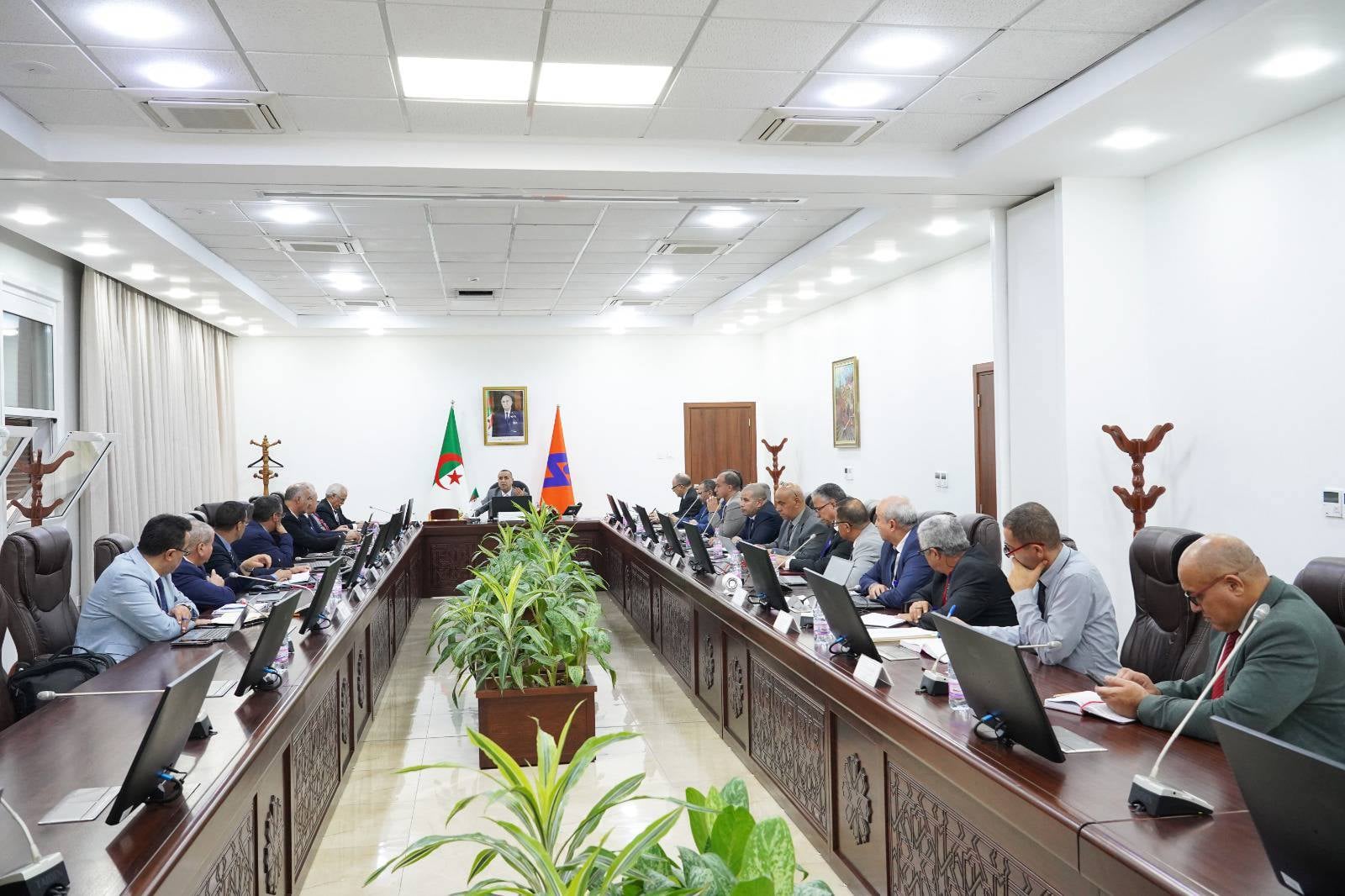 Minister Ajal Holds Meetings to Evaluate Energy Sector Performance