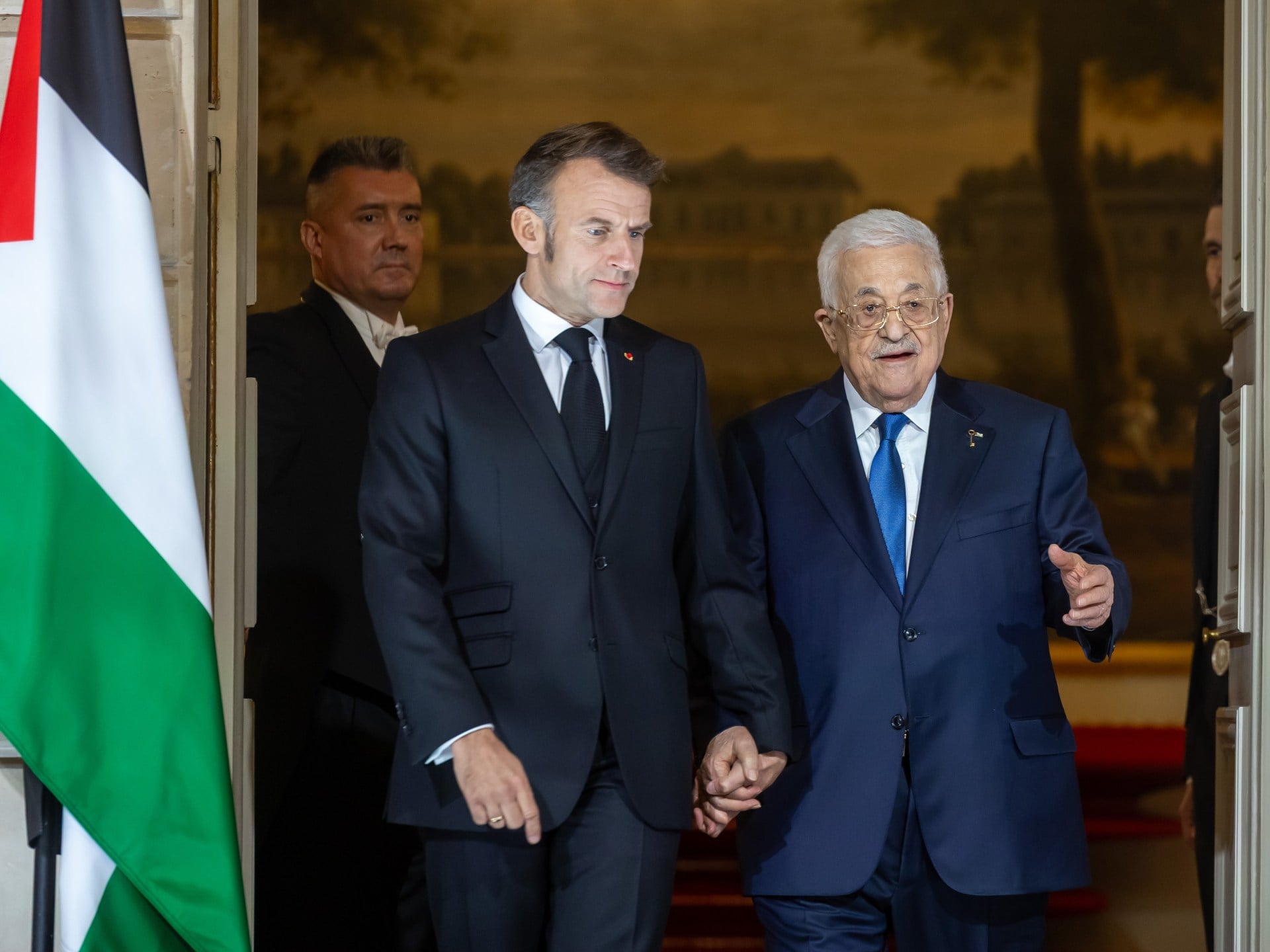Abbas, Macron Discuss Gaza Future, West Bank Stability in Paris