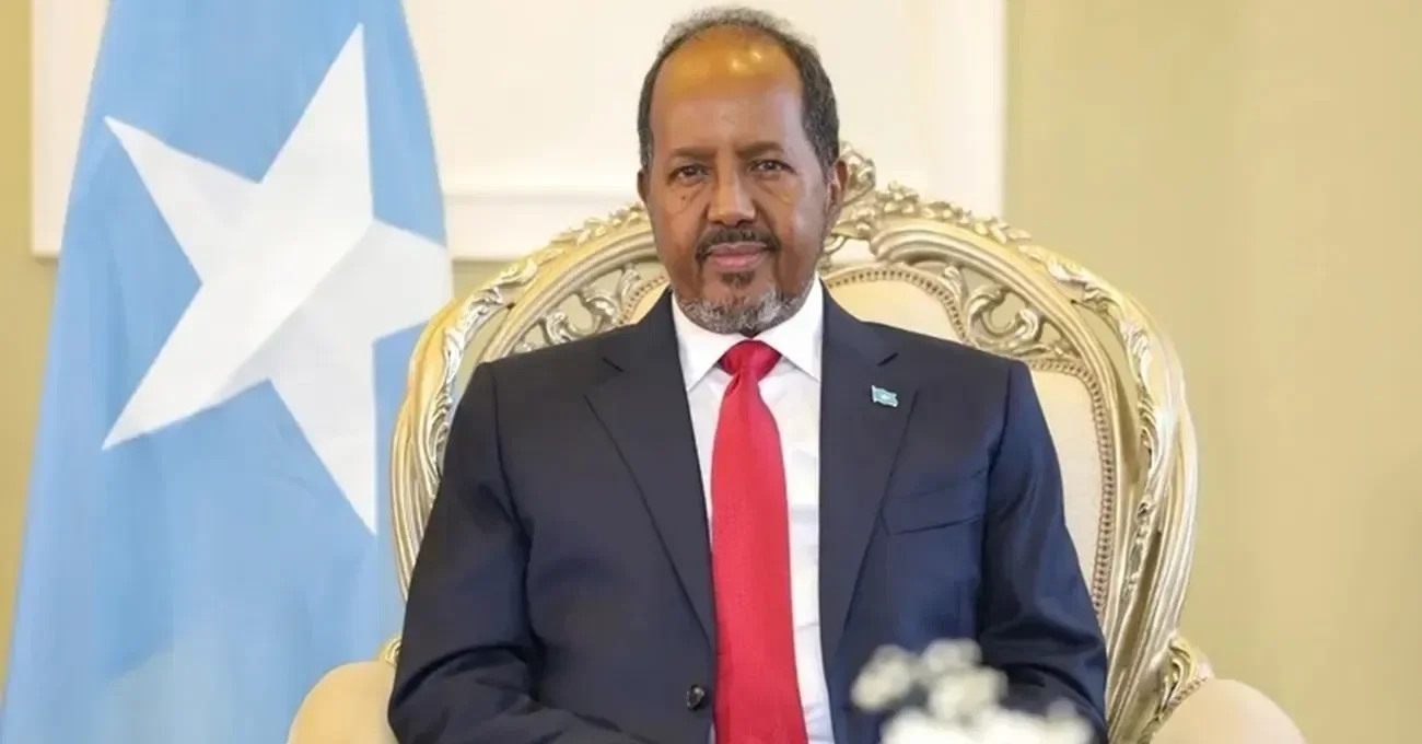 Somali President Visits Saidal Pharmaceutical Complex in Algiers
