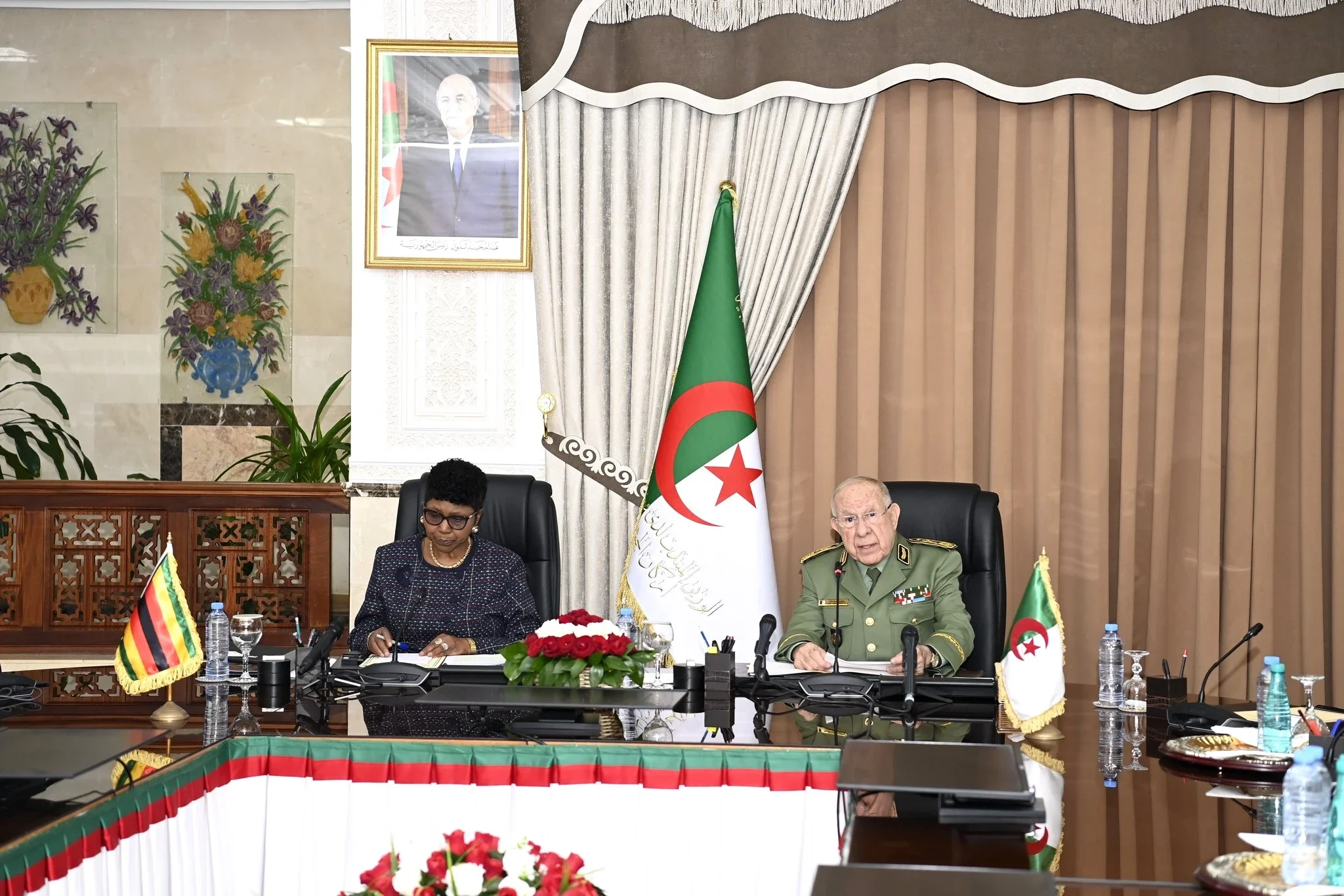 Algerian Army Chief Receives Zimbabwean Defense Minister