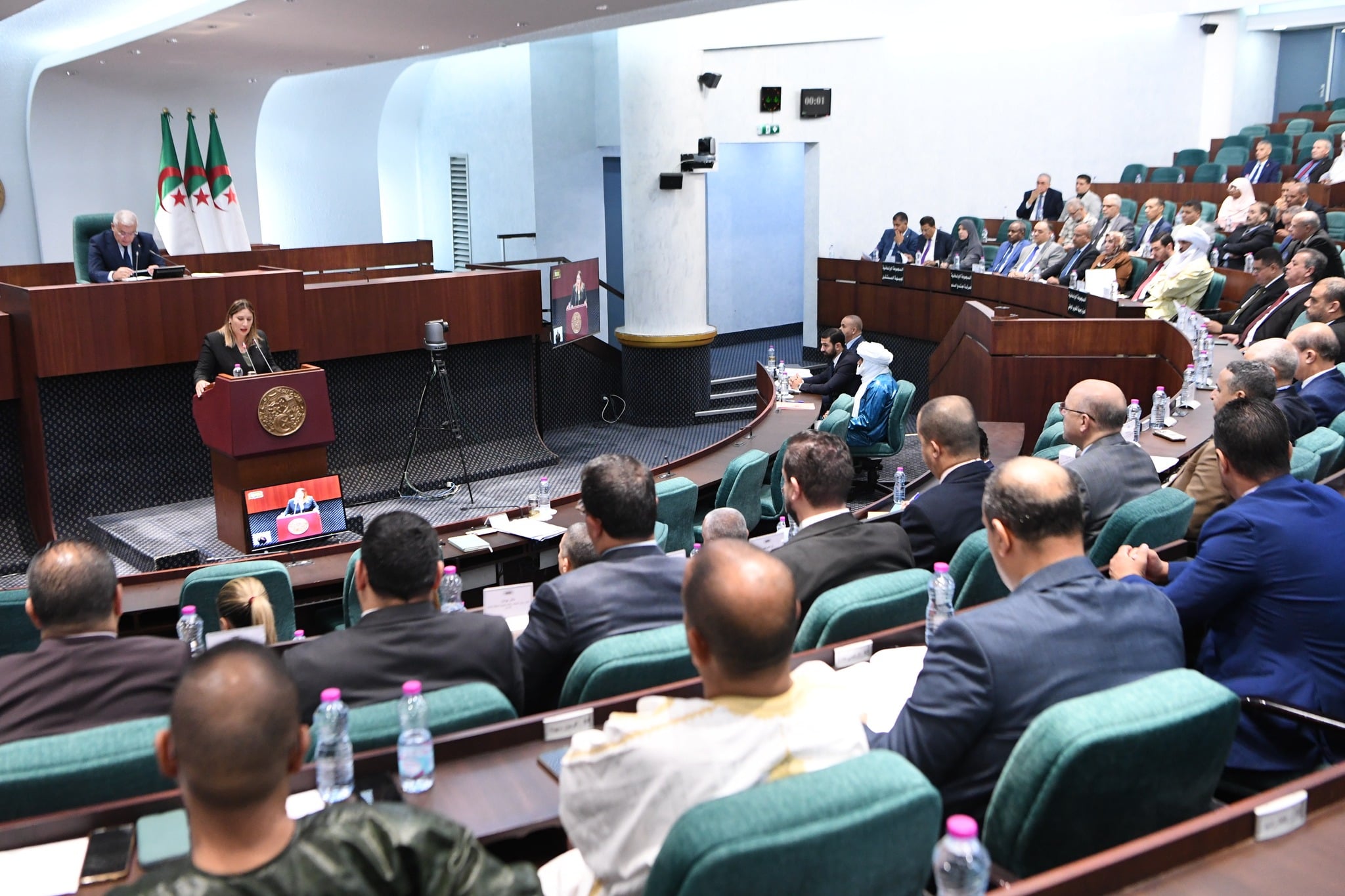 Parliament Unanimously Approves Military Honors Law