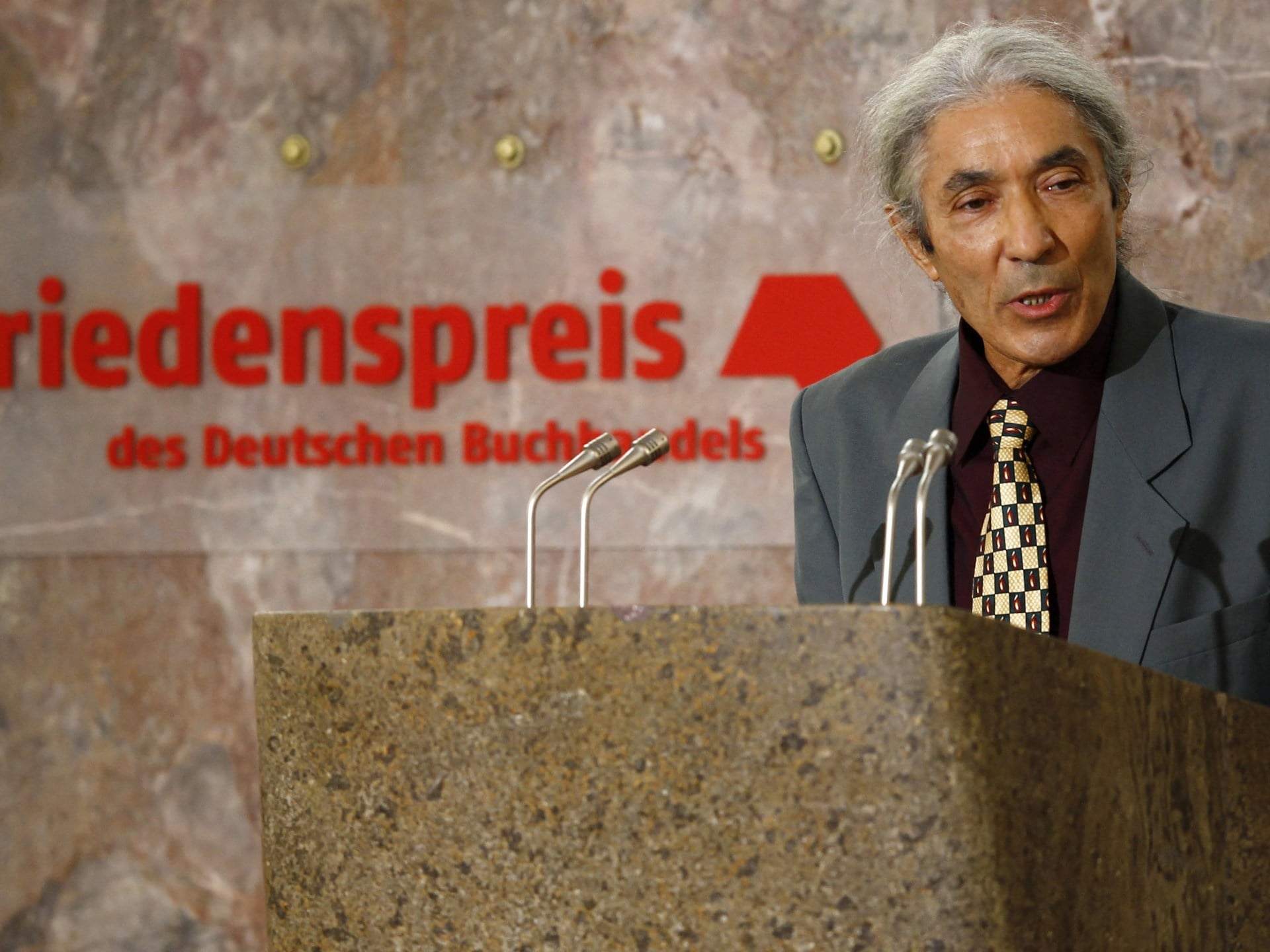 Sanctions Easing? Release of Sansal Sparks Hope for French-Algerian Thaw