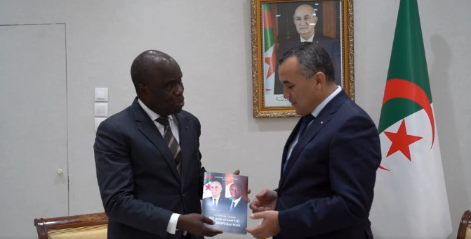 Ivory Coast Seeks Algerian Expertise in Postal and Telecom Sectors