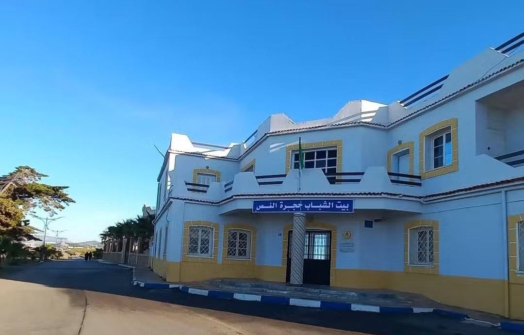 Tipaza Youth Hostels Open Doors to Fire Victims