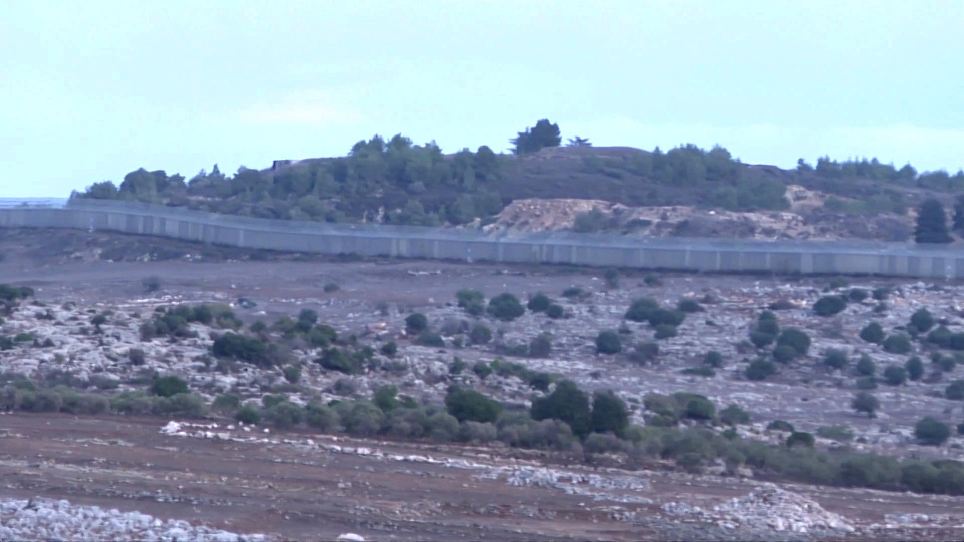 UN: Israeli Wall Breaches Lebanese Border Amid Attack Fears