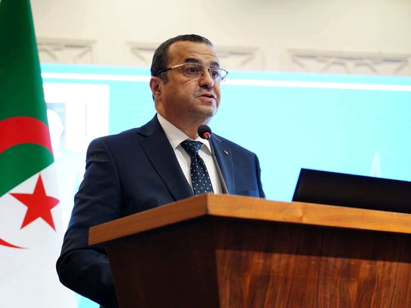 Algeria to Boost Investment, Localize Technology: Minister
