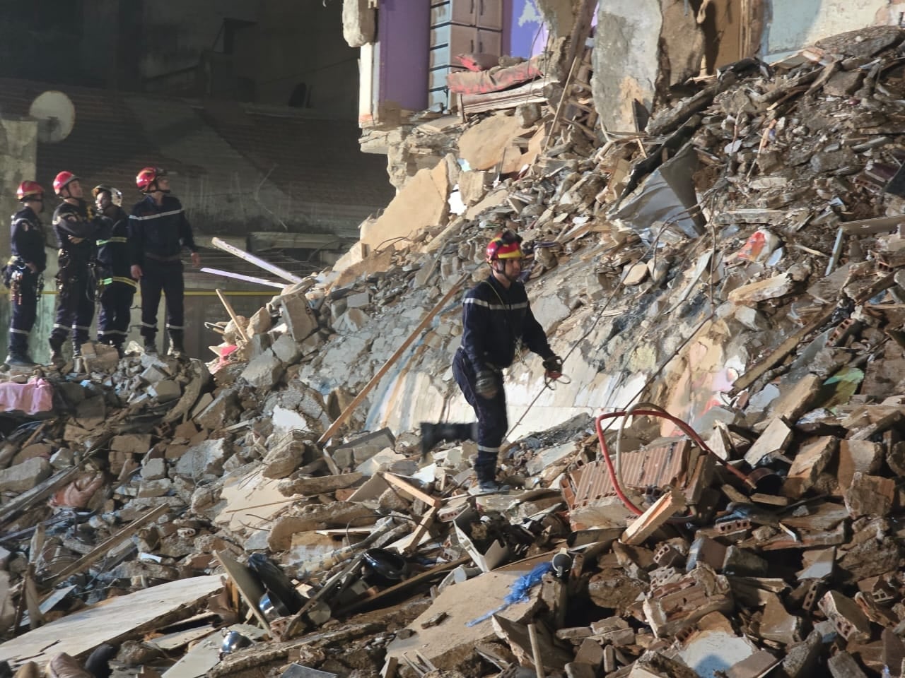 Building Collapse in Hussein Dey Injures One, Search Continues