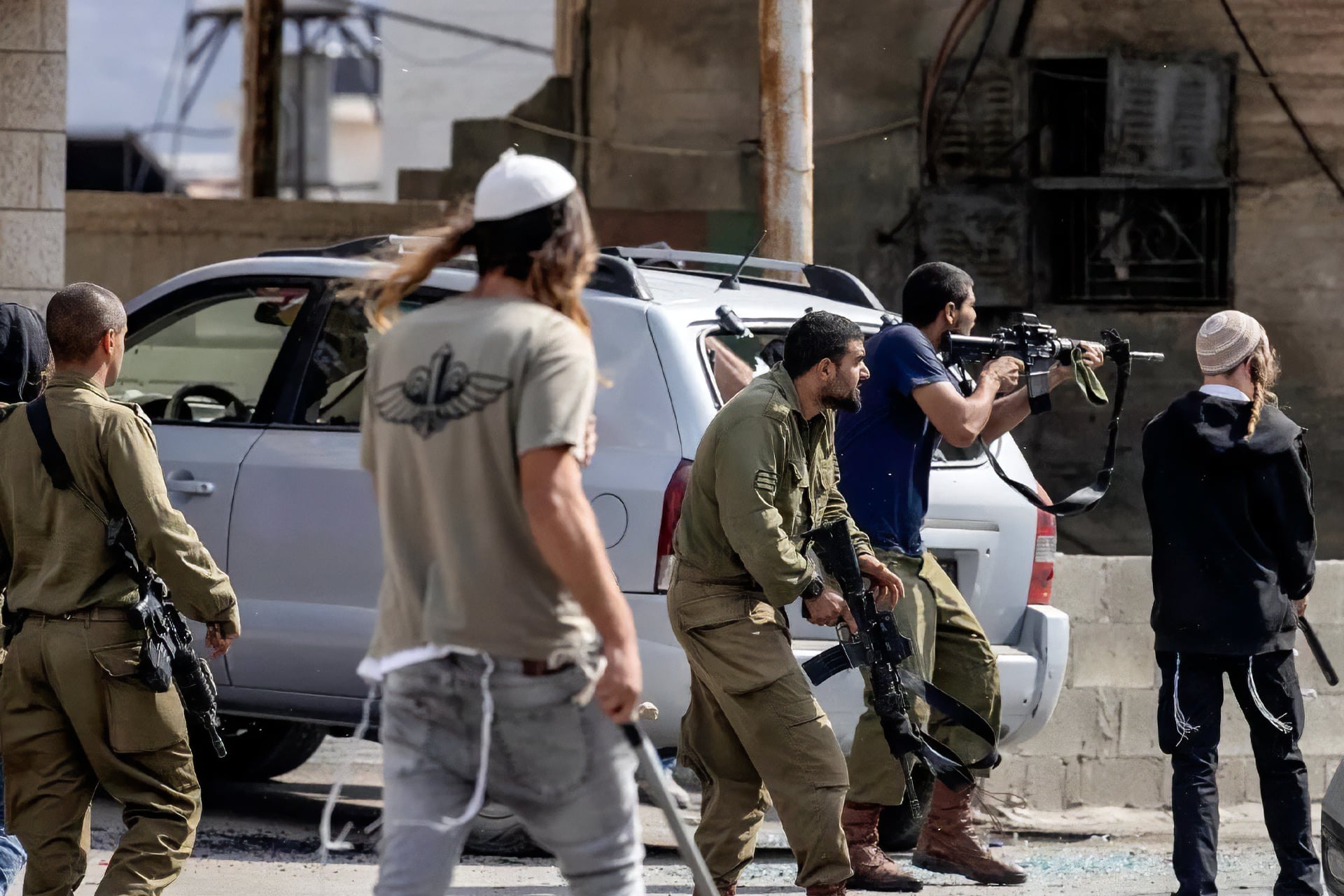 Palestinian Killed, Another Wounded in West Bank Raids