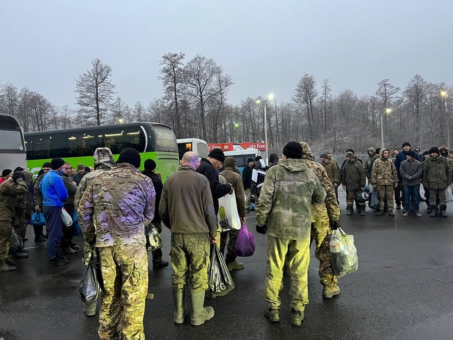 Ukraine Seeks to Revive Prisoner Swaps with Russia