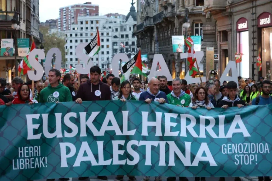 Massive Pro-Palestine Demonstration Held in Bilbao