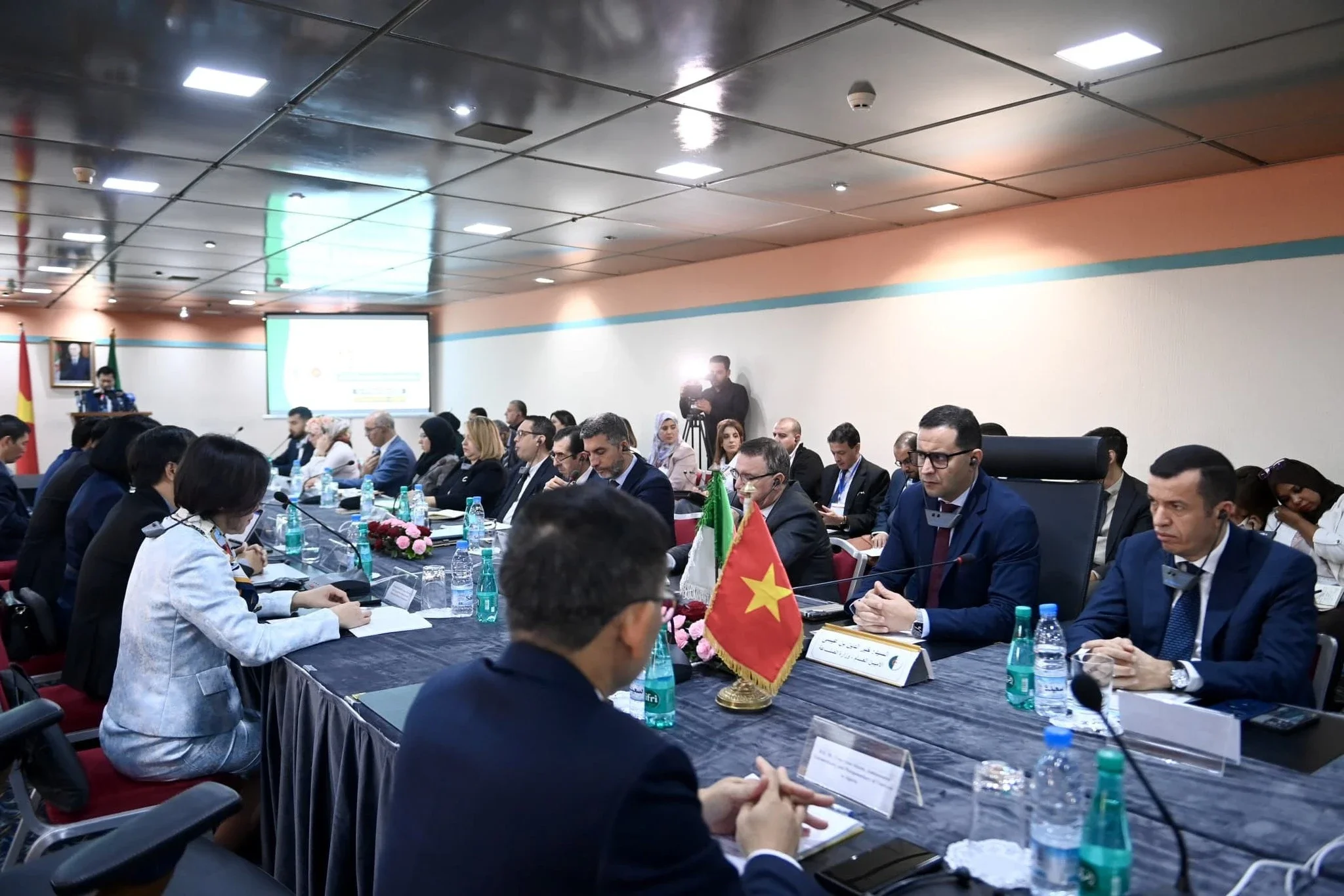 Algeria Vows to Deepen Bilateral Ties with Vietnam