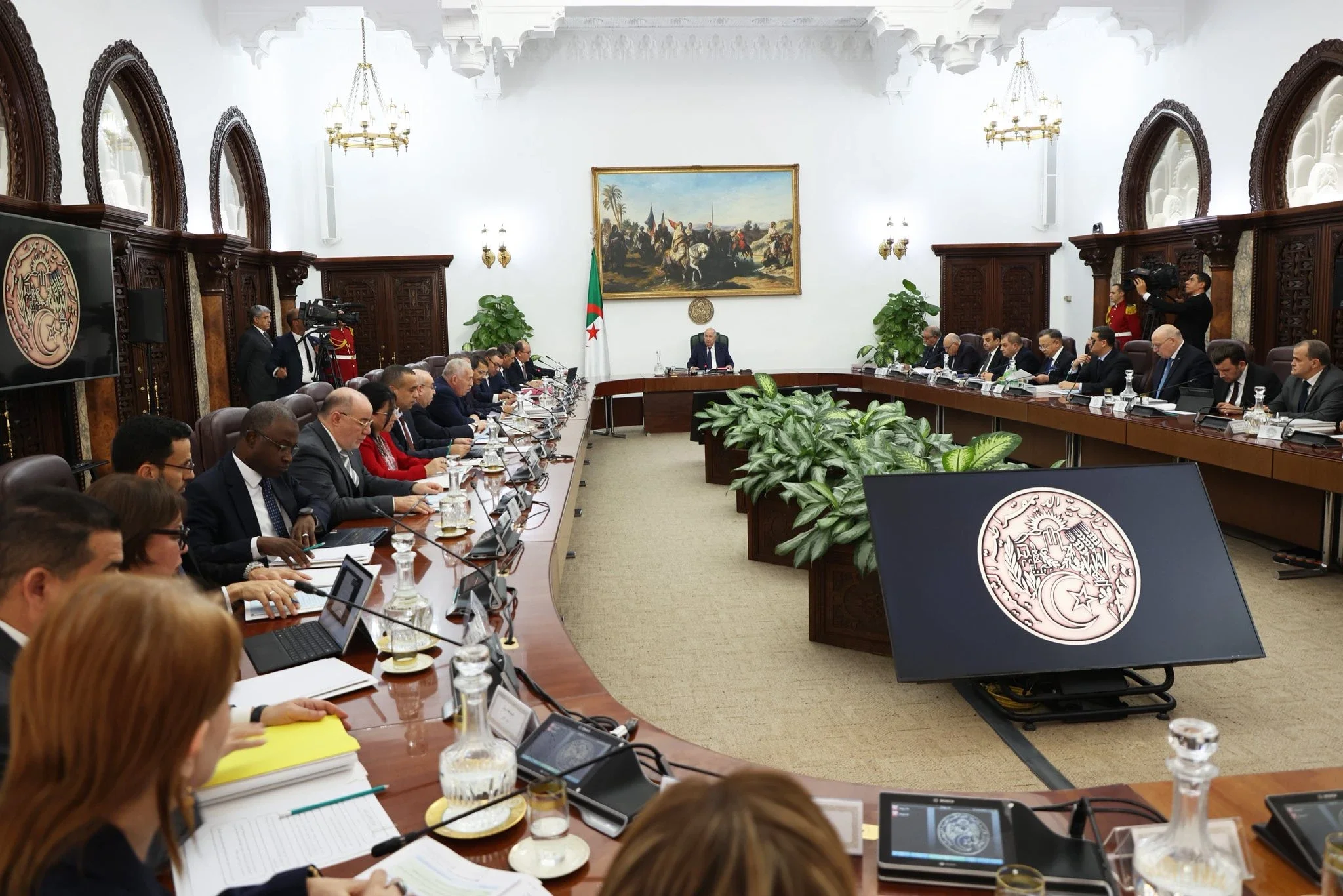 Cabinet Meeting Addresses Regional Development, Key Projects