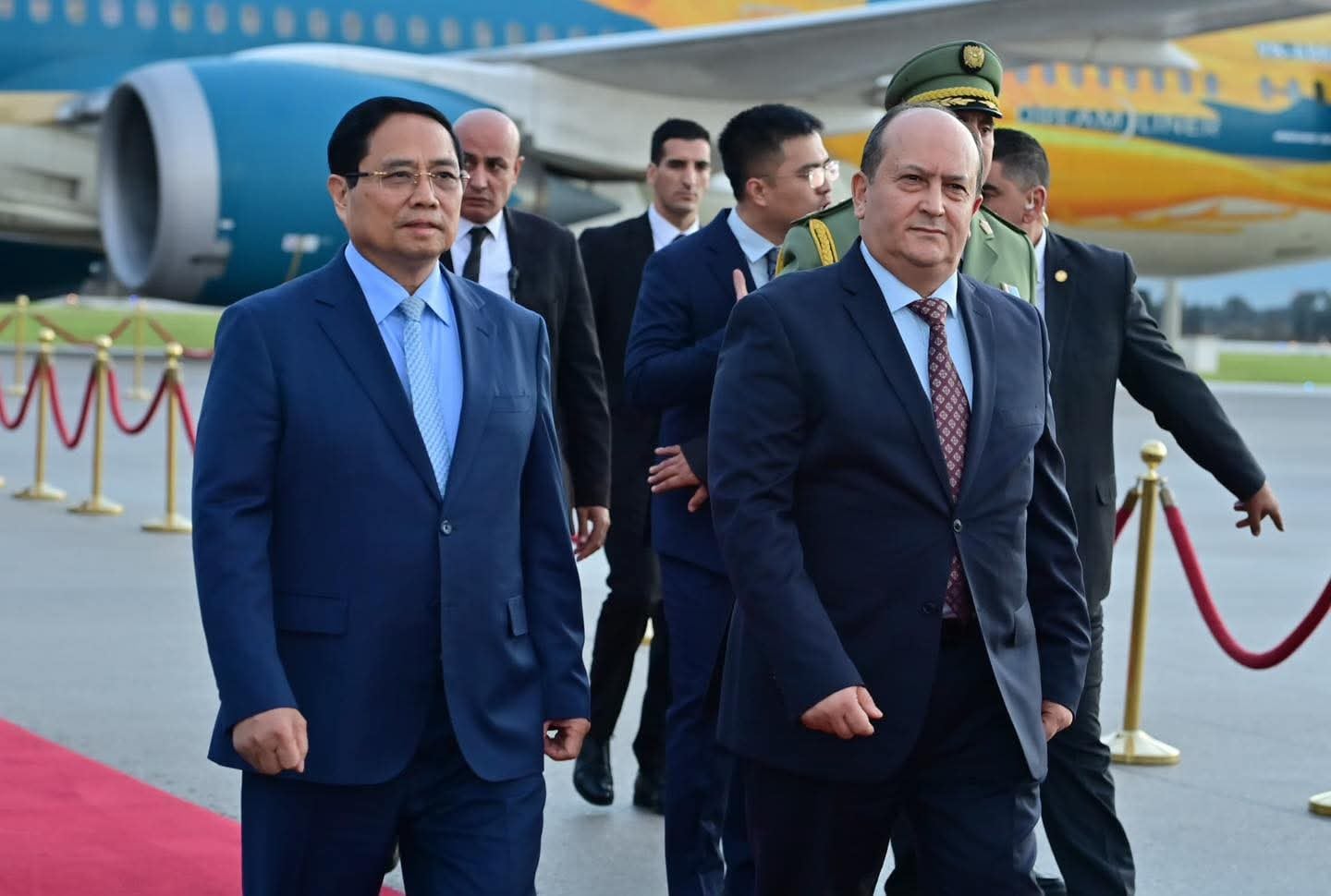 Vietnamese Prime Minister Arrives in Algiers for Official Visit