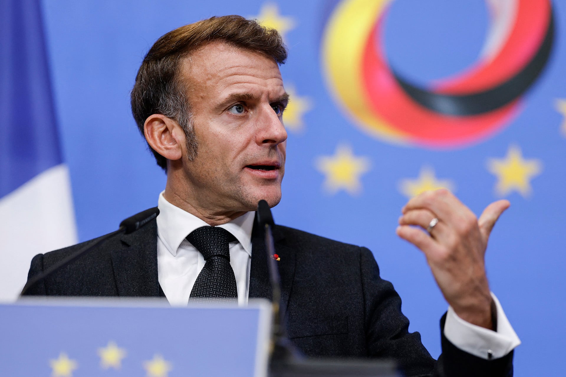 Macron Signals Readiness for Dialogue with Algeria’s Tebboune