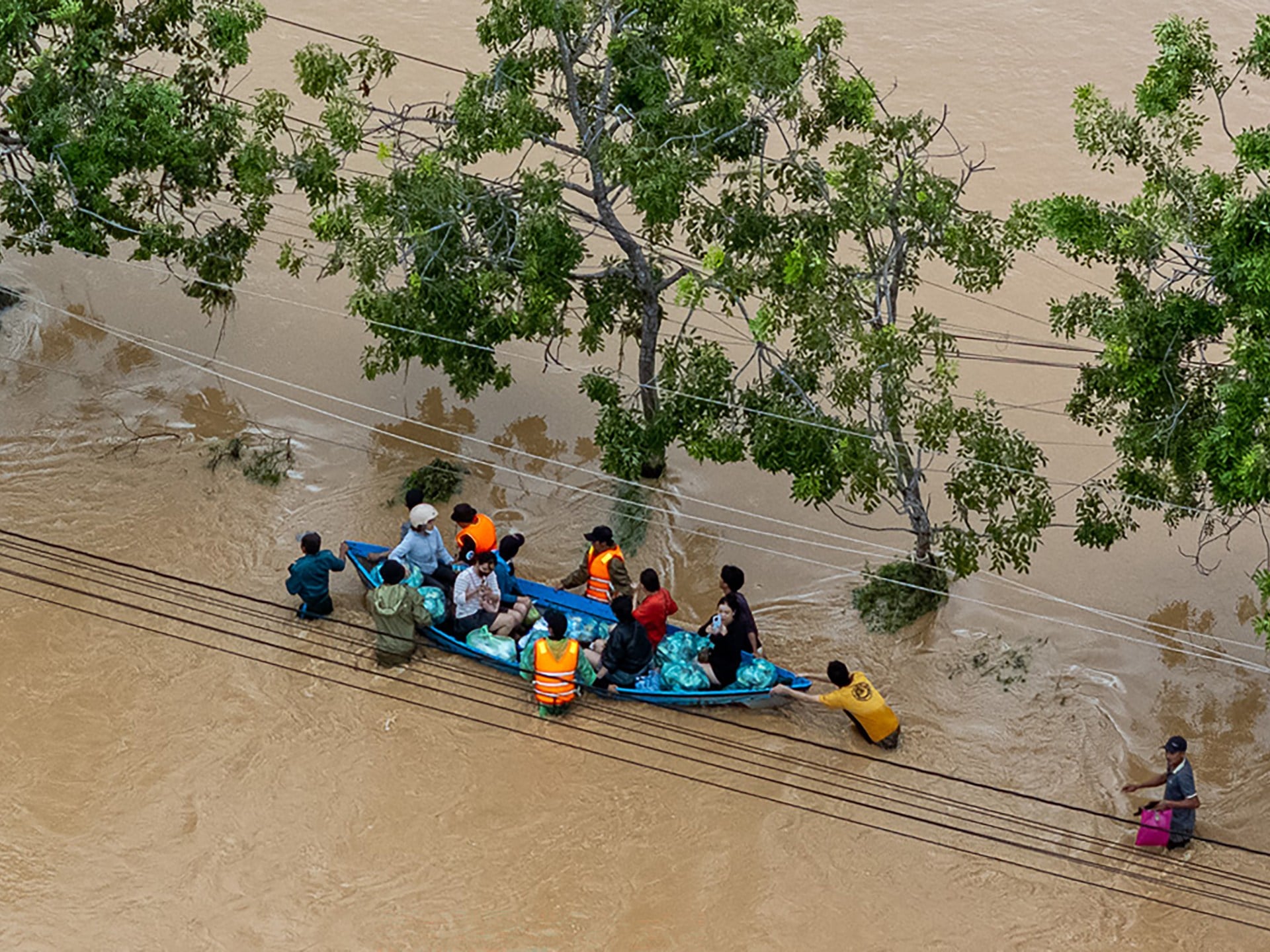 Vietnam Flooding Death Toll Climbs to 55 Amid Rescue Efforts