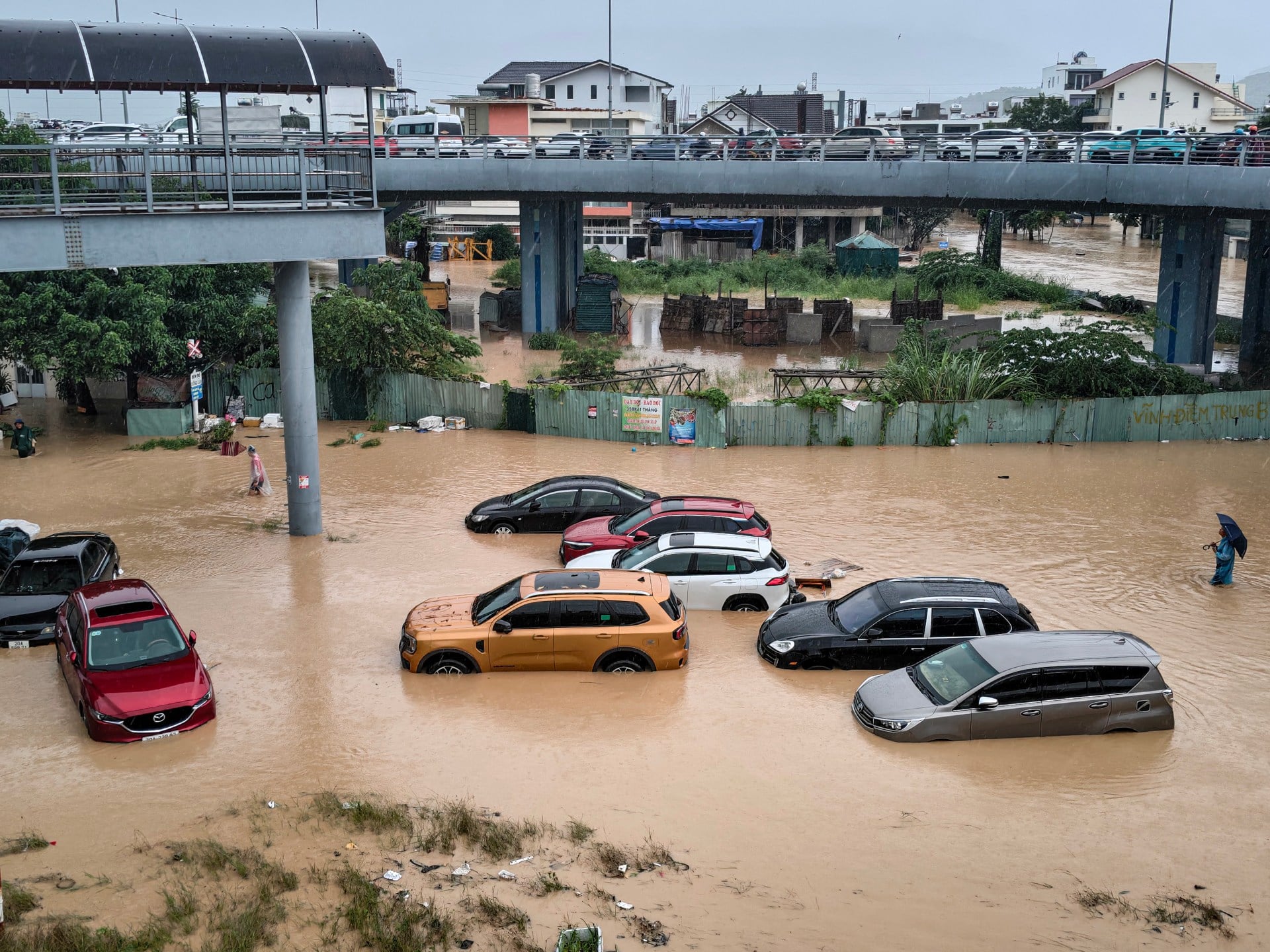 Vietnam Flooding Death Toll Climbs to 90