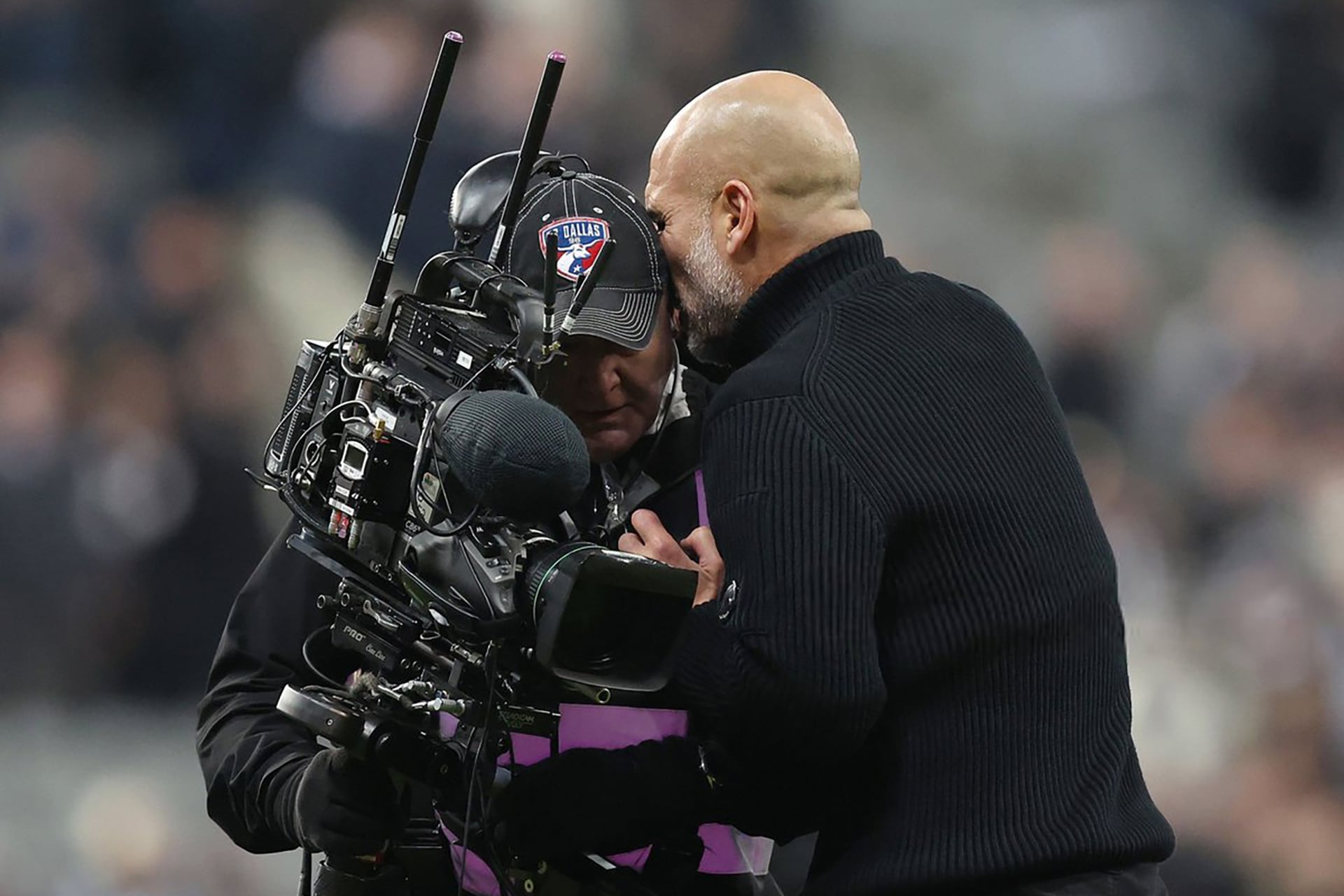 Guardiola Confronts Photographer After City’s Loss
