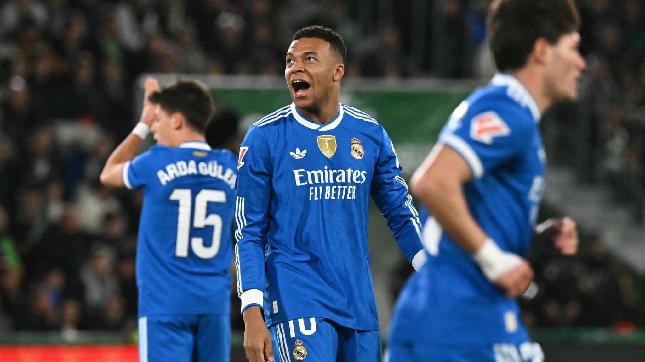 Real Madrid Stumbles to Draw Against Elche, Lead Narrowed