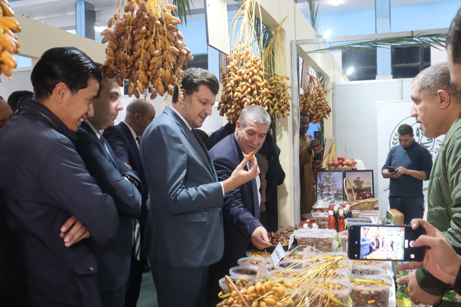 International Date Salon Opens in Algiers