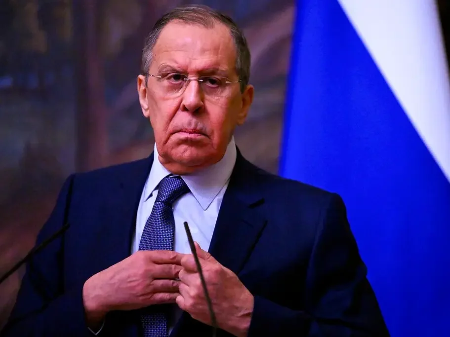 Moscow Awaits Official Ukraine Peace Plan, Sees Trump Proposal as Key