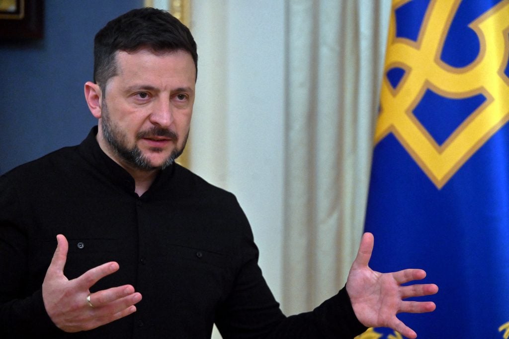 Zelensky Signals Readiness to Advance Peace Plan
