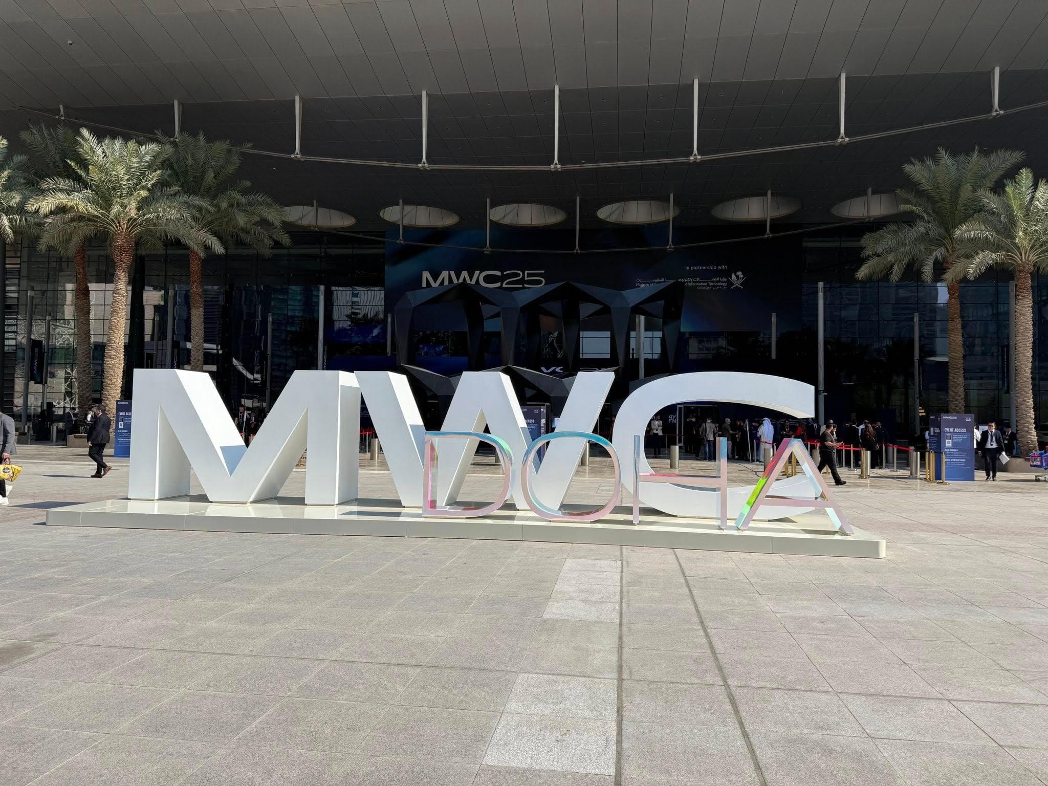 Minister Zoukhroufi Attends Mobile World Congress in Doha