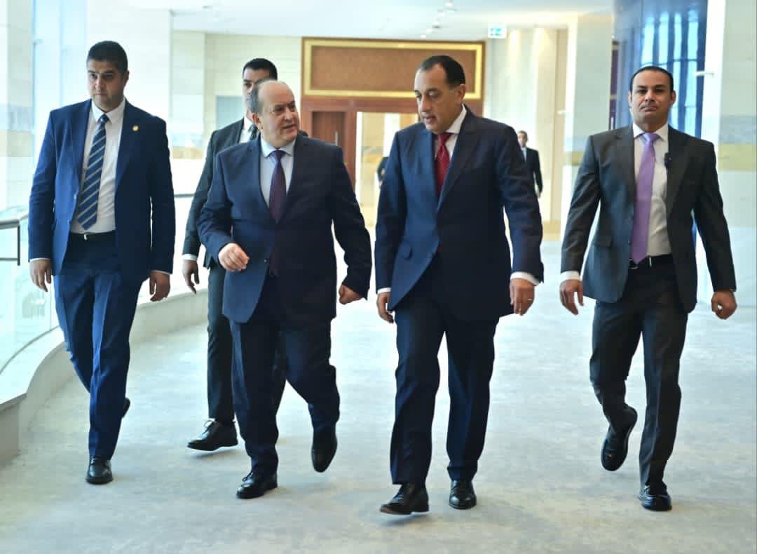 Algerian Prime Minister Attends High Joint Committee Meeting in Egypt