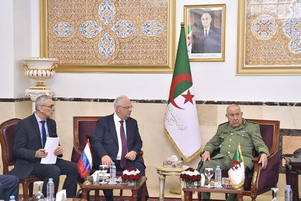 Algerian Army Chief Receives Russian Military Cooperation Director