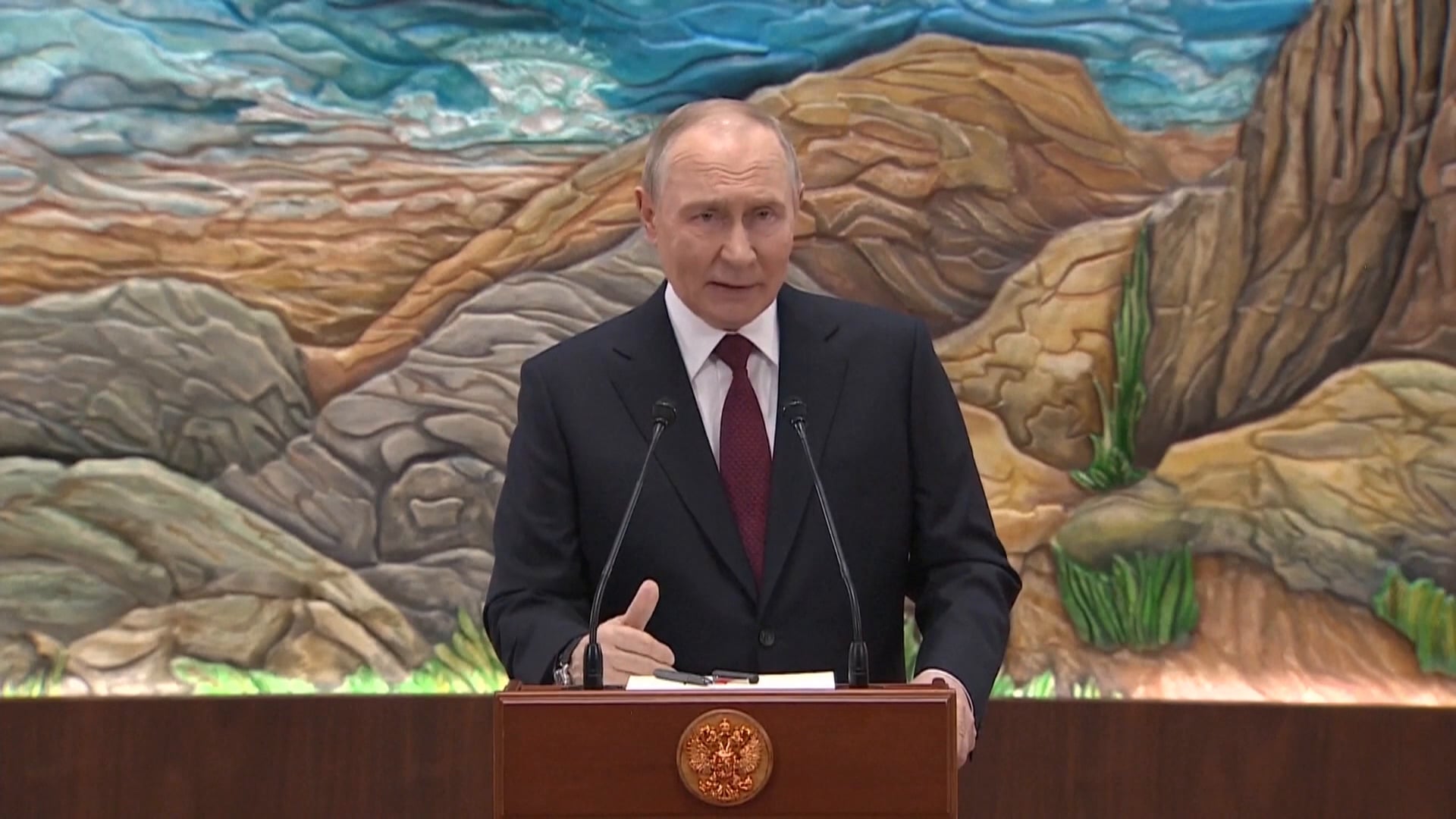 Putin: Ukraine Withdrawal from Donbas Key to Ceasefire